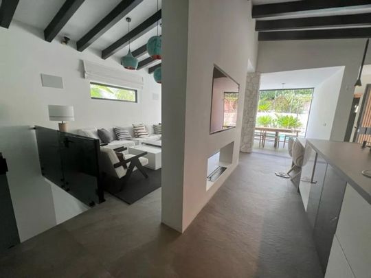 5 room luxury House for rent in Marbella, Andalusia - Foto 1