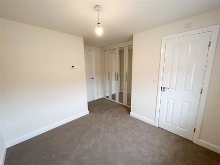 3 bedroom end of terrace house to rent - Photo 3