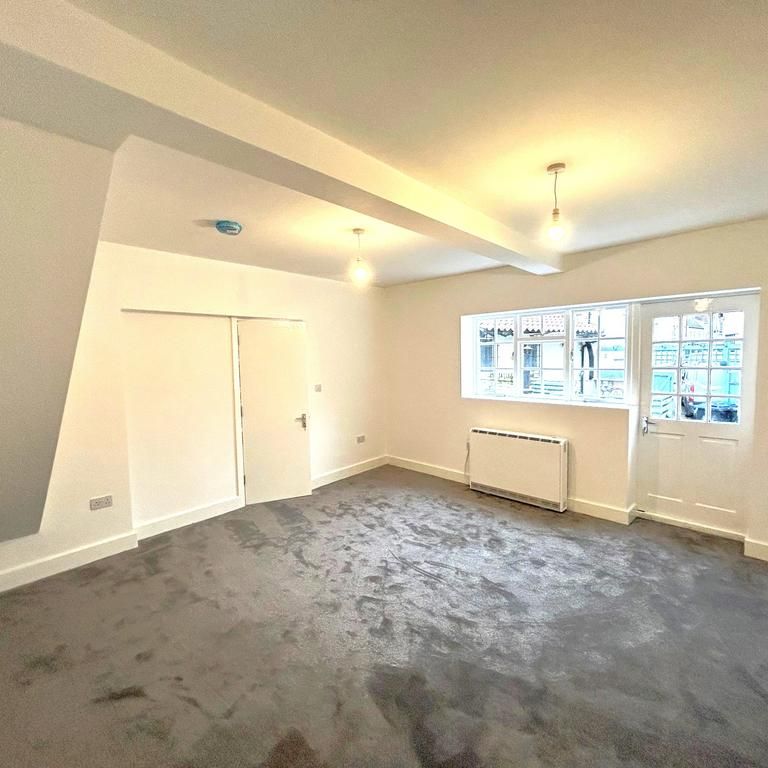 2 bedroom house to rent - Photo 1