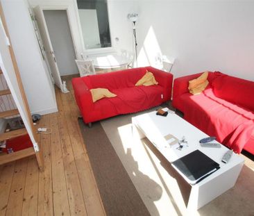 4 bedroom flat to rent - Photo 2