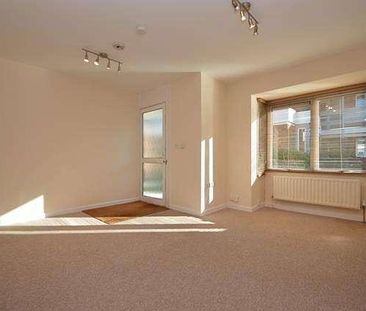 Bedroom Terraced Bungalow In Guildford, GU1 - Photo 1