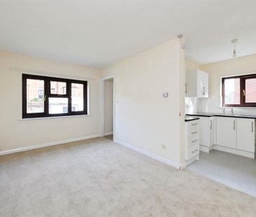 1 bedroom retirement property to rent - Photo 5