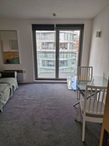 Studio Flat, Michigan Building, E14 - Photo 4