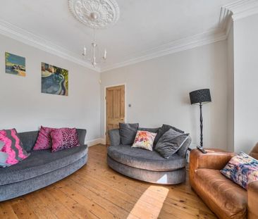 2 Bed Flat, Emmanuel Road, SW12 - Photo 1