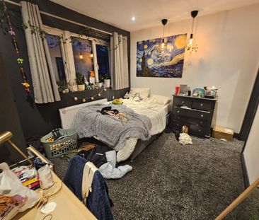 6 Bed - 24 Ashville Grove, Hyde Park, Leeds - LS6 1LY - Student - Photo 1