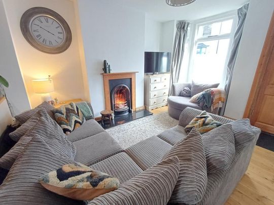 3 bedroom terraced house to rent - Photo 1