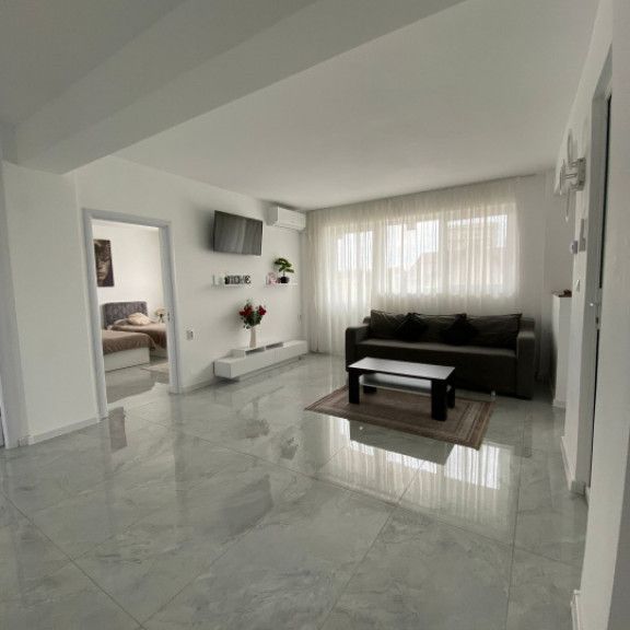 Apartament 4 camere decomandat, 110 mp, zona Consul - Photo 1