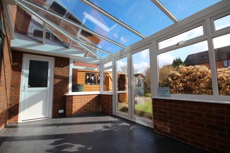 3 bed Semi-Detached House for let - Photo 3