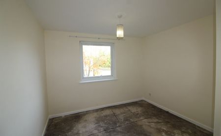 Frizley Gardens, Bradford - Photo 4