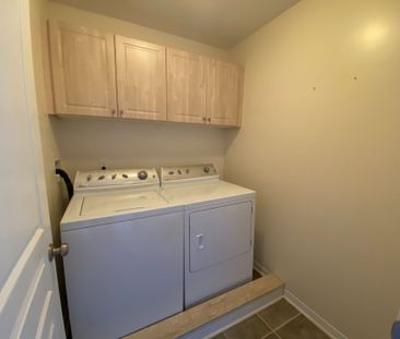 For Lease - 2329 Blue Oak Circle, Oakville, Ontario - Photo 1