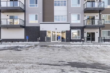 3208 - 33 Carringham Gate Northwest, Calgary - Photo 2