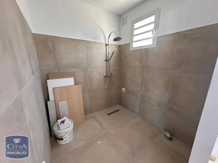 Location Maison 4 pièces 79m² PETITE ILE 97429 - Photo 2