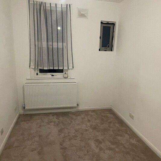 217A Streatham Road - Photo 1