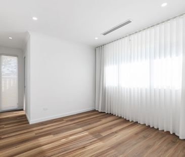 Brand New Luxury Home with Premium Finishes – Just a Short Stroll f... - Photo 5