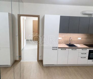 Pronájem novostavby 1+kk s lodžií, Praha 5, Hlubočepy, nám.0lgy Sch... - Photo 3