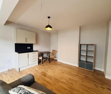 Kingsholm Road, Southmead, Bristol - Photo 1