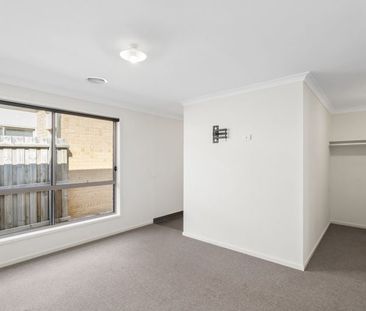 19 Decourcy Way, Armstrong Creek - Photo 3