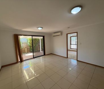 Low-Maintenance Living in Quiet Rockville Cul-de-Sac - Photo 1