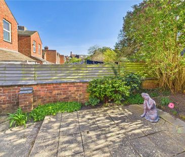 1 bedroom in a house share to rent - Photo 3