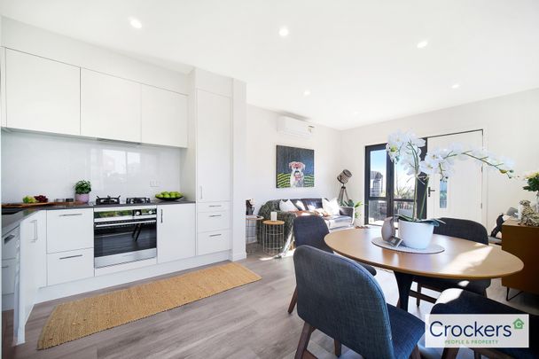 2 bed & 2 lounge - Photo 1