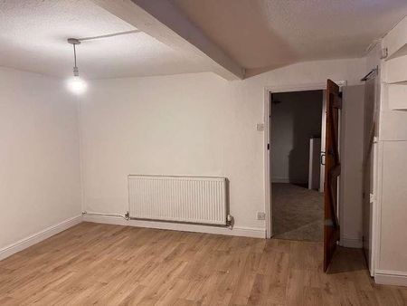 North Road, Carnforth, LA5 - Photo 3