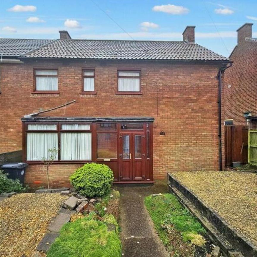 A newly renovated five bedroom end of terrace house situated in a popular location in Southmead with easy access to the hospital as well as good transport links to Bristol city centre.The property would be ideal for 5 sharers and available in September. EPC - C - Photo 1