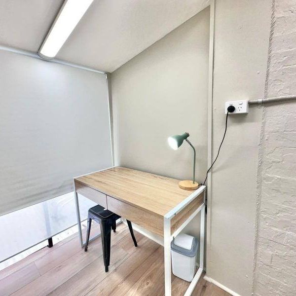 Room for Rent in the Heart of Oxford Street - Photo 1