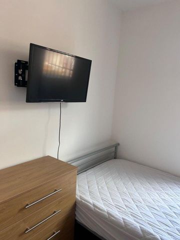 4 bedroom house share to rent - Photo 3