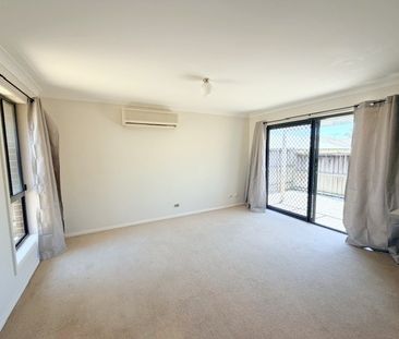 Stylish and Spacious Villa - Photo 1