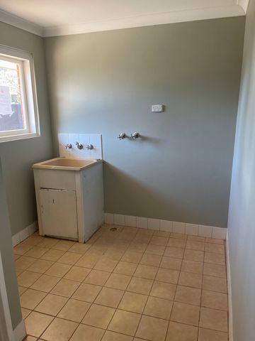 FAMILY HOME WITH LARGE YARD - Photo 5