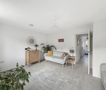 3 bedroom semi-detached house to rent - Photo 3