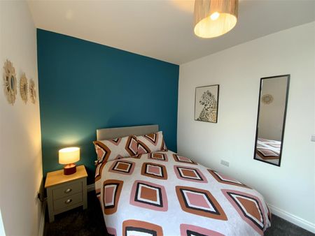 1 bed house share to rent in Briercliffe Road, Burnley, BB10 - Photo 3