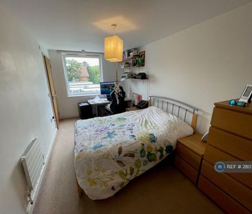 2 bedroom flat to rent - Photo 3
