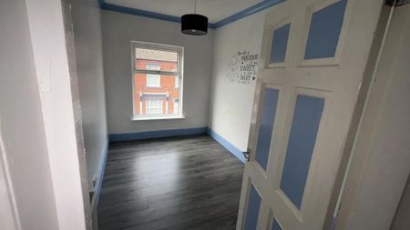 3 bedroom terraced house to rent - Photo 4