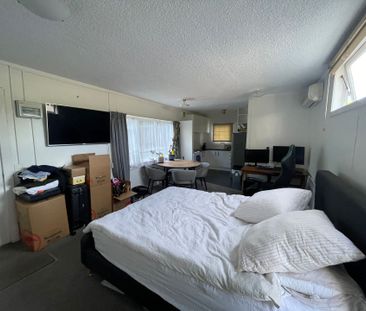 Studio Living - Photo 1