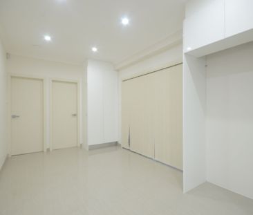 Immaculate House&comma; Walk to Shops&comma; Station & Girraween Pu... - Photo 2