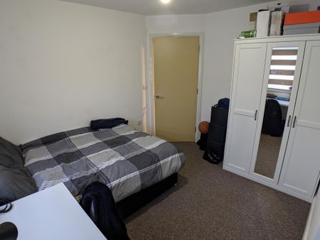 2 bedroom flat to rent - Photo 5