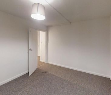 2 bedroom maisonette to rent - Photo 4