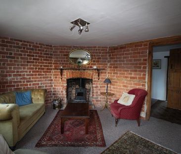 2 bedroom cottage to rent - Photo 1