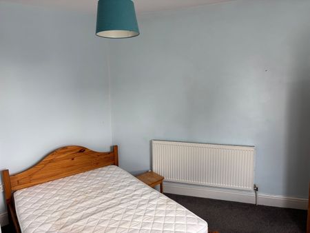 4 Bed Terraced House, Barber Place, S10 - Photo 2