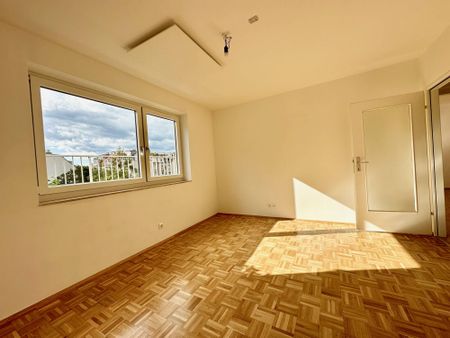 Ruhige 2-Zimmer Dachgeschosswohnung im Herzen des 8. Bezirks | 11m² Balkon | 6. OG - Photo 2