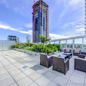 Private 1000sqft Deck , 2 Bedroom Furnished Metrotown! - Photo 2