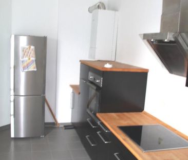 Teilmöblierte, ruhige renovierte Wohnung in bester Lage - Photo 2