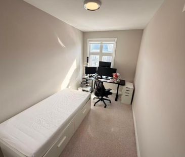 For Lease - 38 McGurran Lane, Richmond Hill, Ontario - Photo 2