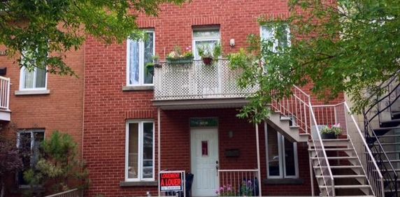 4 ½ IMPECCABLE – Rez-de-jardin – Secteur calme & près du métro ! - Photo 2