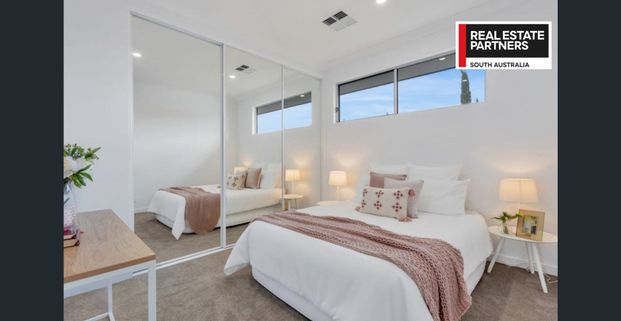 MODERN, LOW MAINTENANCE LIVING IN A WONDERFUL LOCATION! - Photo 1