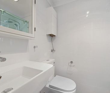 Stunning 1-Bedroom Apartment in the Heart of Ashfield - Photo 1