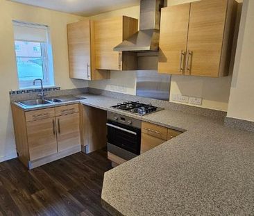 2 bedroom terraced house to rent - Photo 4