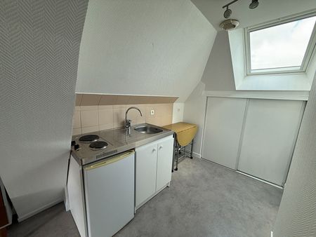 Location Appartement 1 pièce 11m² - Photo 3