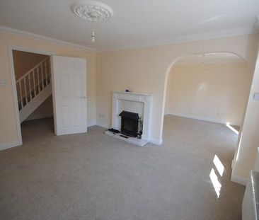 3 bedroom detached house to rent - Photo 2